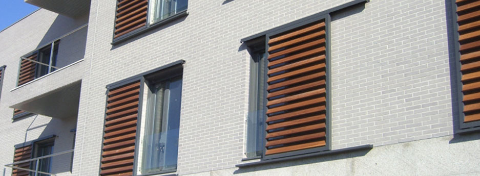 Persianas de lamas orientables de madera